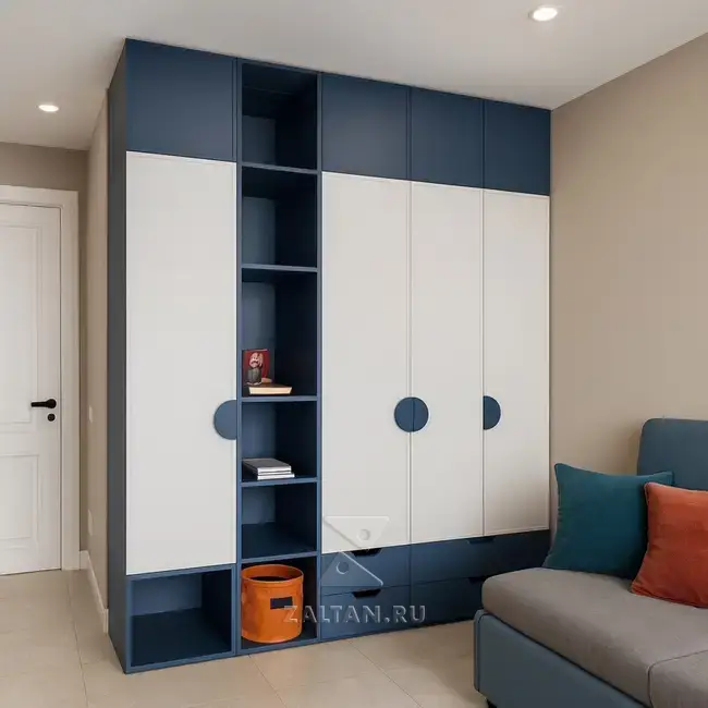 Шкаф-гардероб с нишей и ящиками