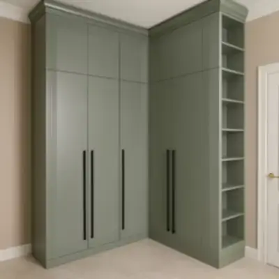 Угловая встроенная гардеробная