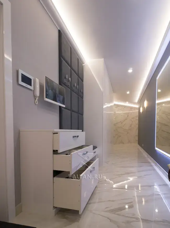 Большая прихожая