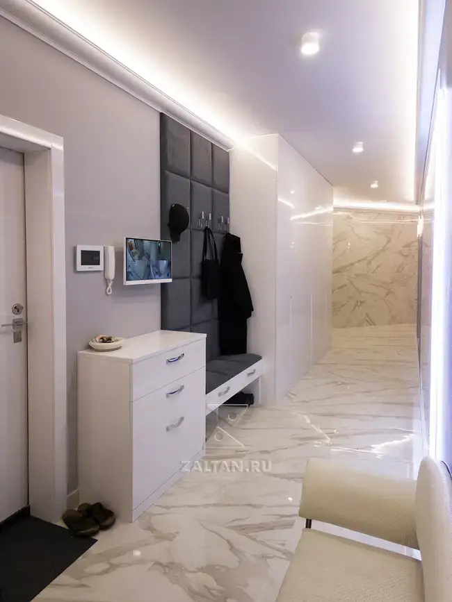Прихожая в белом глянце