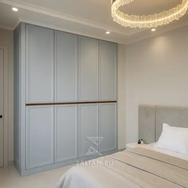 Шкаф на заказ серый в спальню