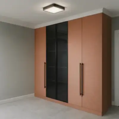 Корпусный шкаф с витриной