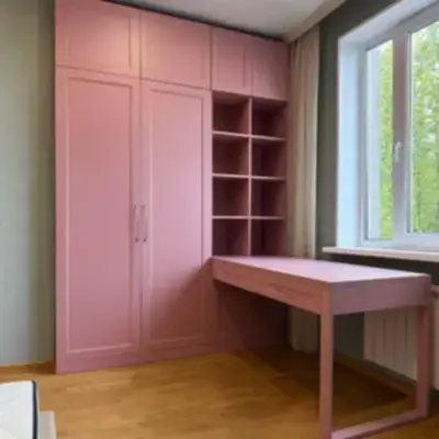 Гардеробная с рабочей зоной