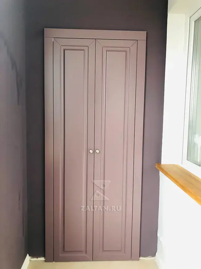 Встроенный 2-х дверный шкаф