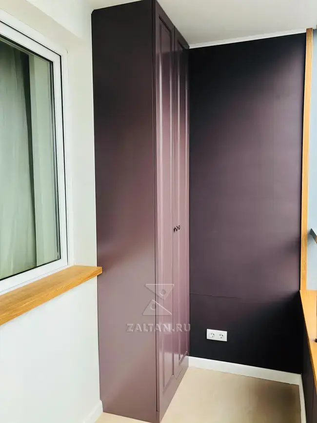 Корпусный шкаф на балкон